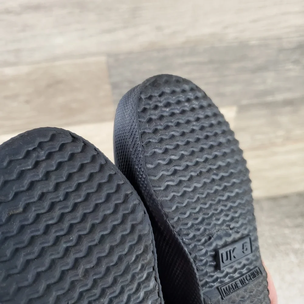 Hunter gently worn